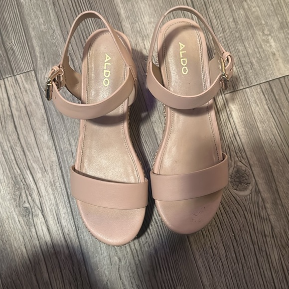 Pink Aldo wedges - Picture 2 of 2